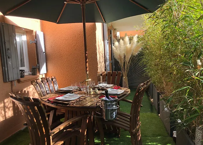 GRIMAUD Golf Saint Tropez Rez de jardin Vue piscine